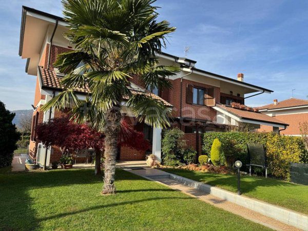 casa indipendente in vendita ad Avigliana