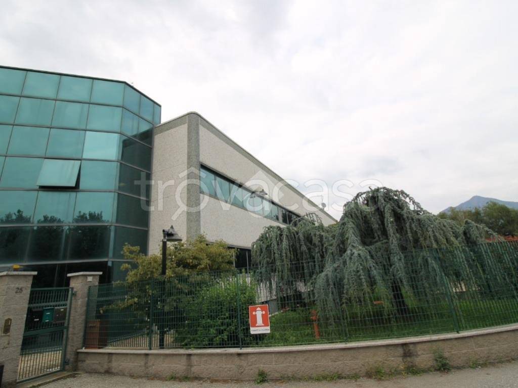 locale commerciale in vendita ad Avigliana