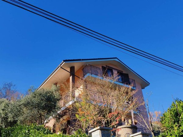 casa indipendente in vendita ad Avigliana