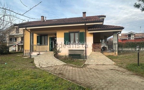 casa indipendente in vendita ad Avigliana