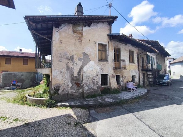 casa semindipendente in vendita ad Avigliana in zona Drubiaglio