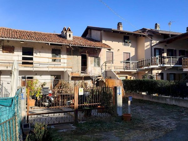 casa semindipendente in vendita ad Avigliana in zona Drubiaglio