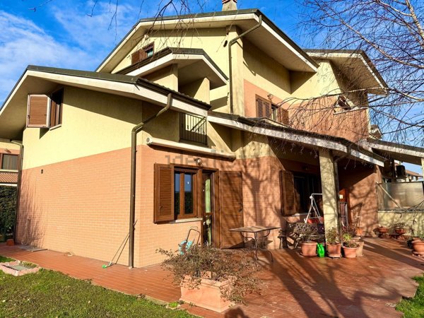 casa indipendente in vendita ad Avigliana