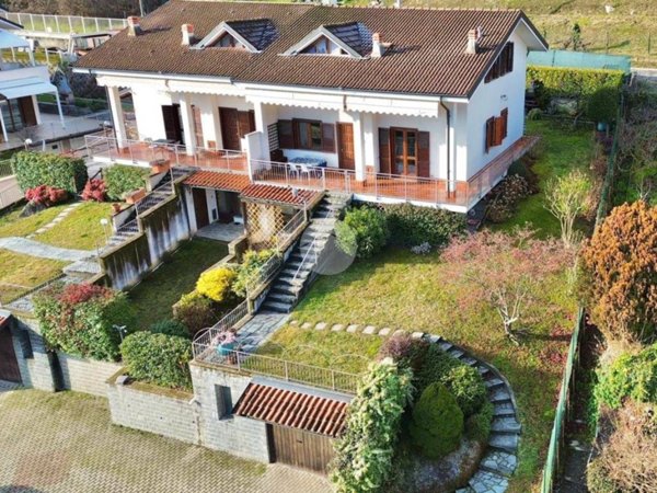 casa indipendente in vendita ad Avigliana in zona Mortera