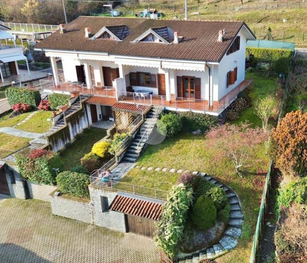 casa indipendente in vendita ad Avigliana in zona Mortera