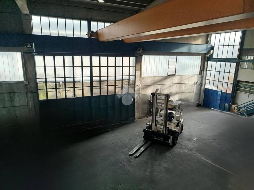 locale commerciale in vendita ad Avigliana