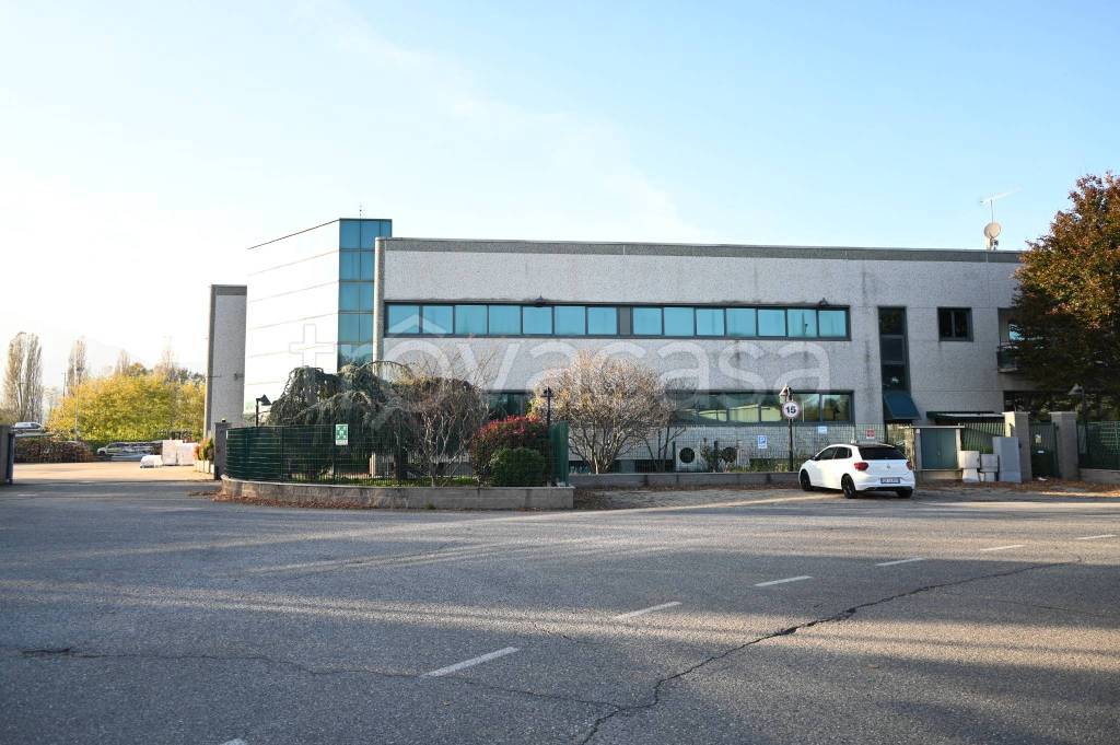 locale commerciale in vendita ad Avigliana