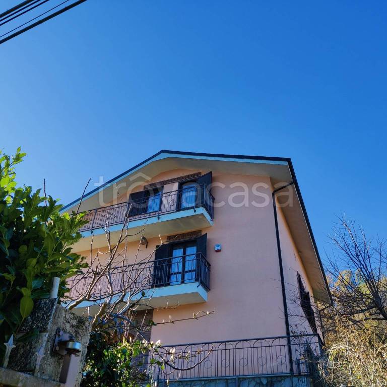 casa indipendente in vendita ad Avigliana