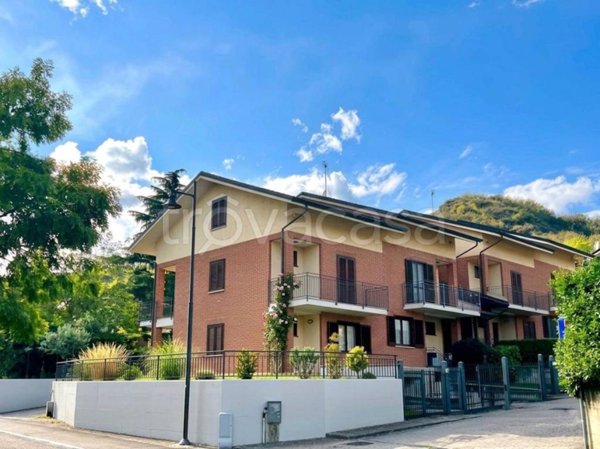 casa indipendente in vendita ad Avigliana
