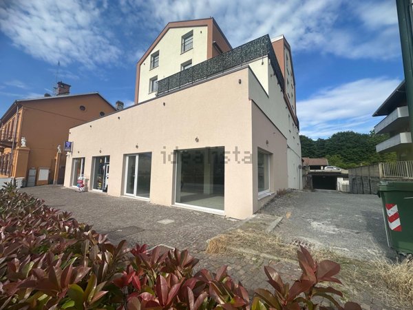 locale commerciale in vendita ad Avigliana