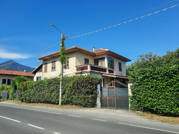 casa indipendente in vendita ad Avigliana in zona Grangia