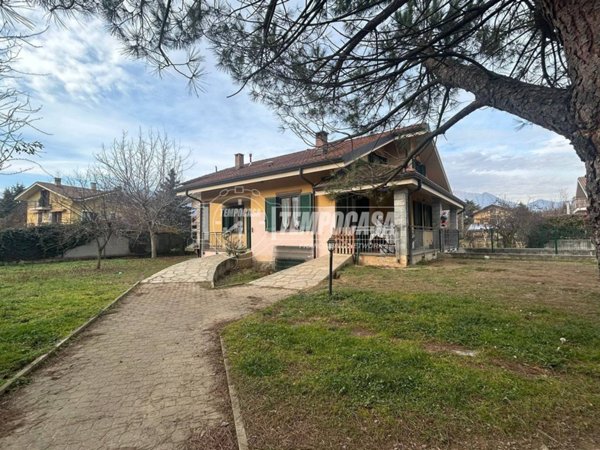 casa indipendente in vendita ad Avigliana