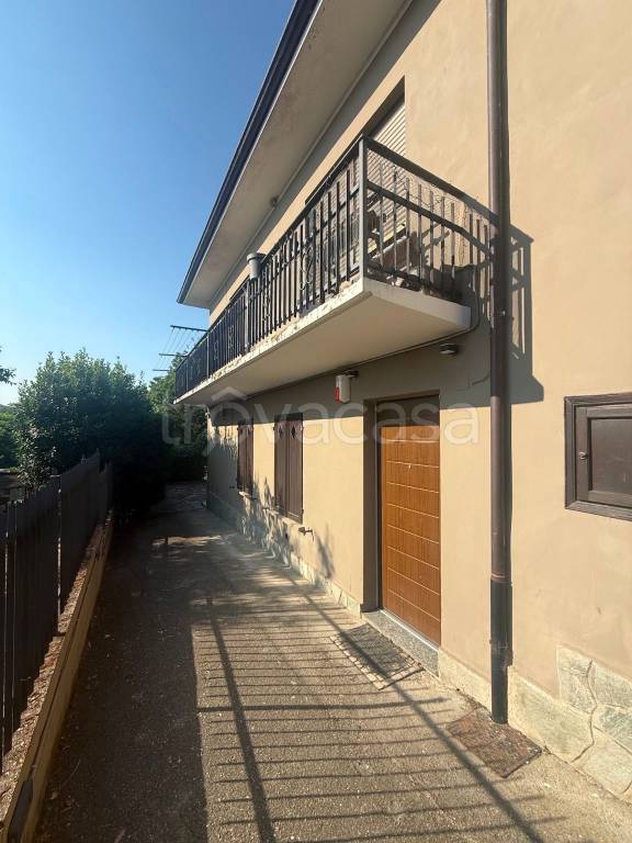 casa indipendente in vendita ad Avigliana in zona Mortera