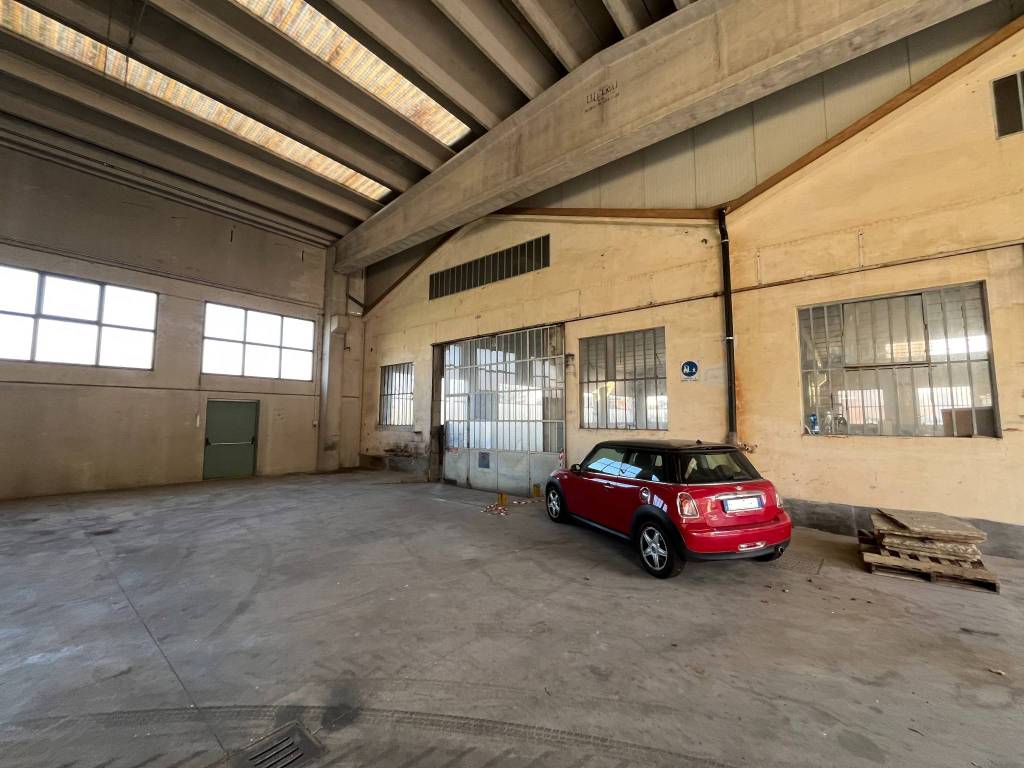 locale commerciale in vendita ad Avigliana