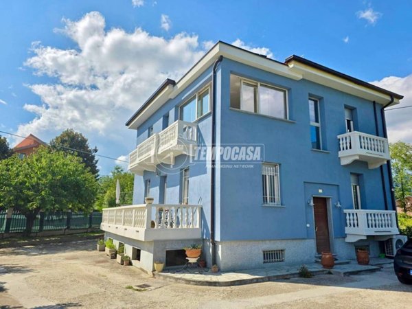 casa indipendente in vendita ad Avigliana in zona Grangia