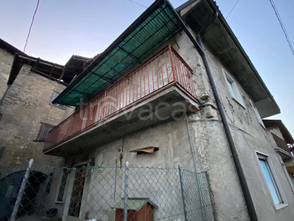casa indipendente in vendita a Strozza in zona Ca'Campo