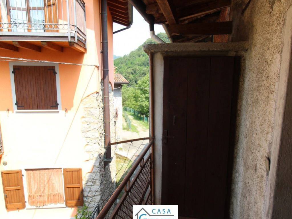 casa indipendente in vendita a Strozza