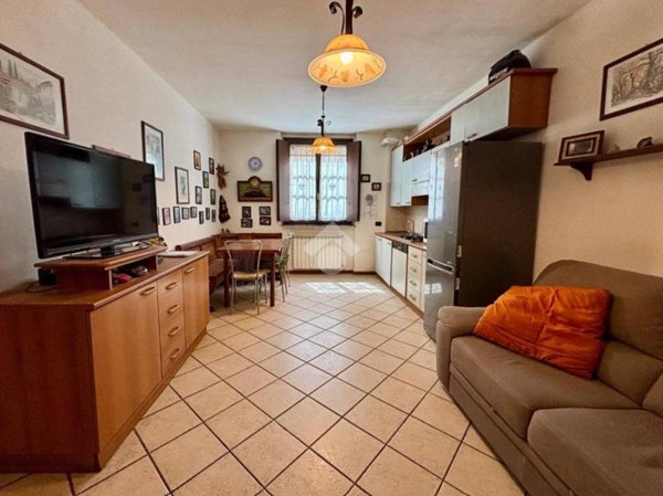 appartamento in vendita a Strozza in zona Amagno
