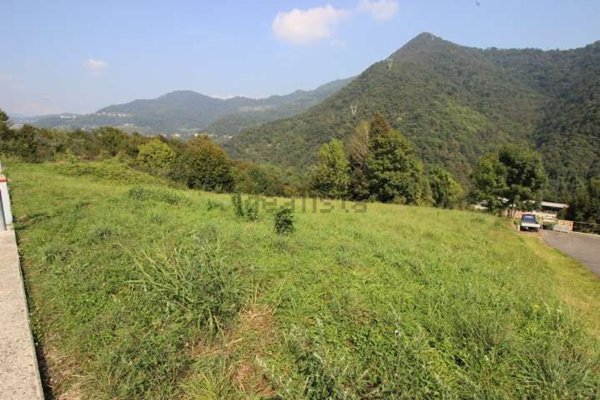 casa indipendente in vendita a Strozza