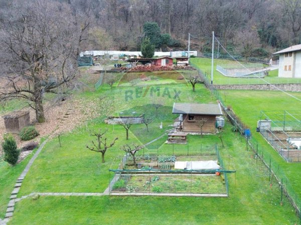 terreno edificabile in vendita a Strozza