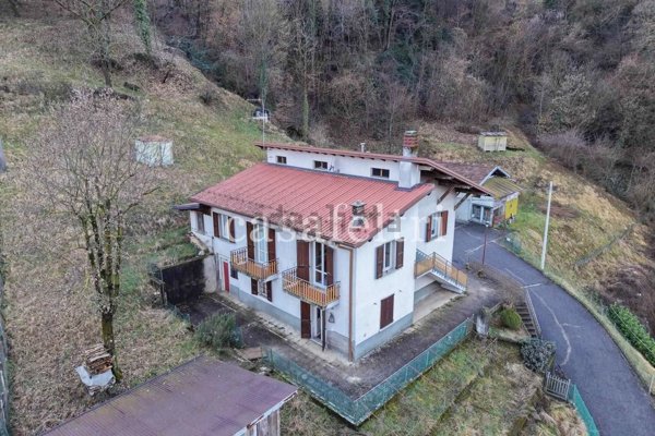 casa indipendente in vendita a Strozza