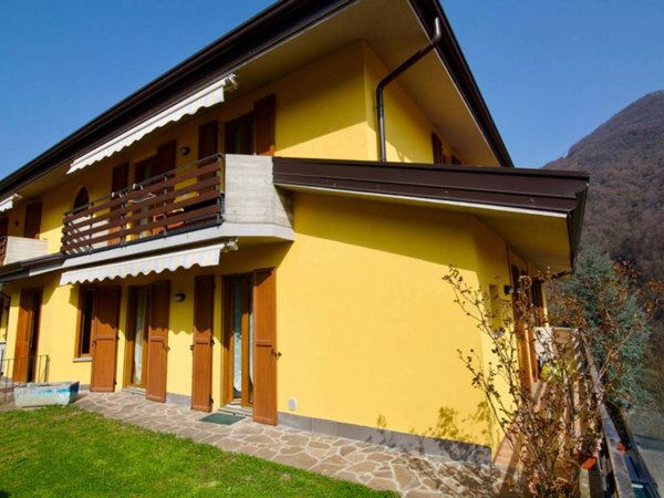 appartamento in vendita a Strozza