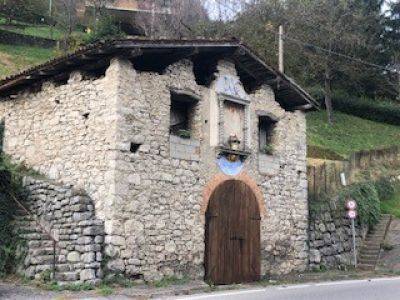 casa indipendente in vendita a Strozza in zona Amagno