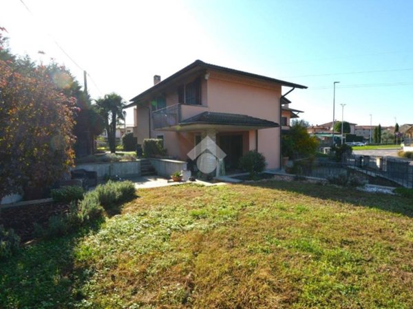 casa indipendente in vendita a Suisio