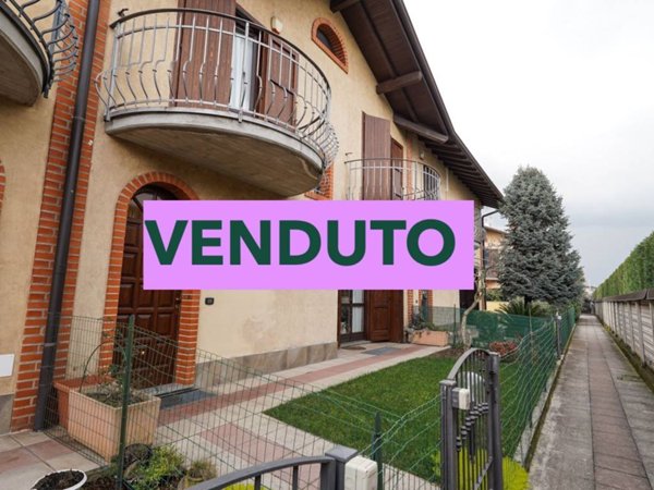 casa indipendente in vendita a Suisio