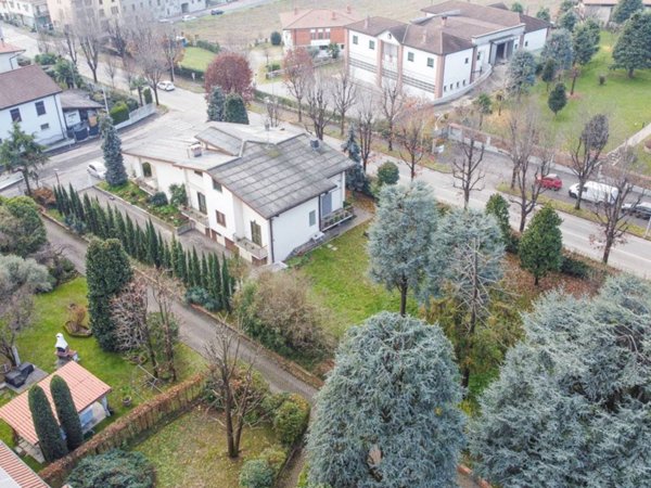 casa indipendente in vendita a Suisio