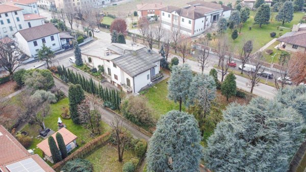 casa indipendente in vendita a Suisio