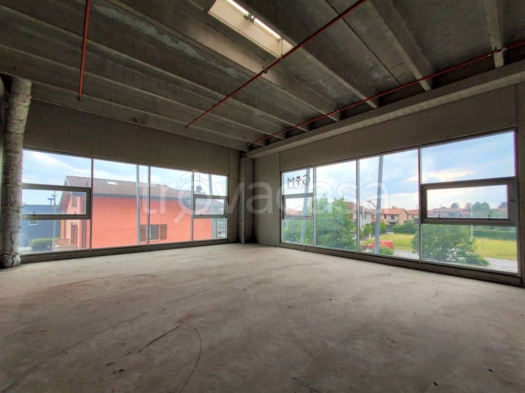 negozio in vendita a Suisio