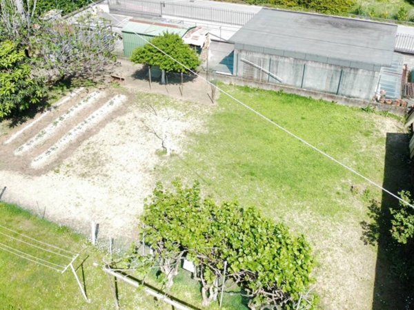 casa indipendente in vendita a Suisio