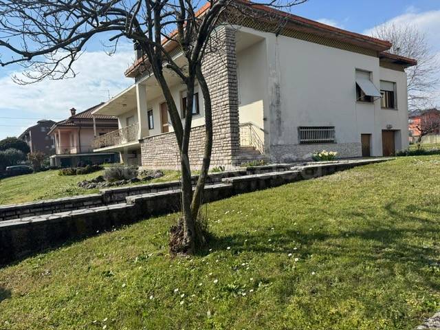 casa indipendente in vendita a Suisio