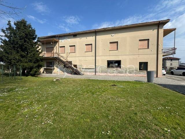 locale commerciale in vendita a Suisio