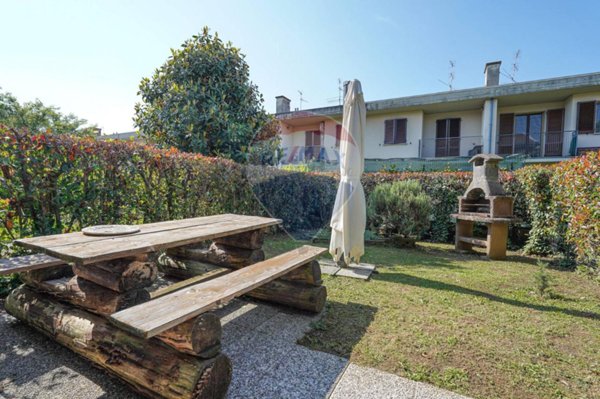 casa indipendente in vendita a Suisio