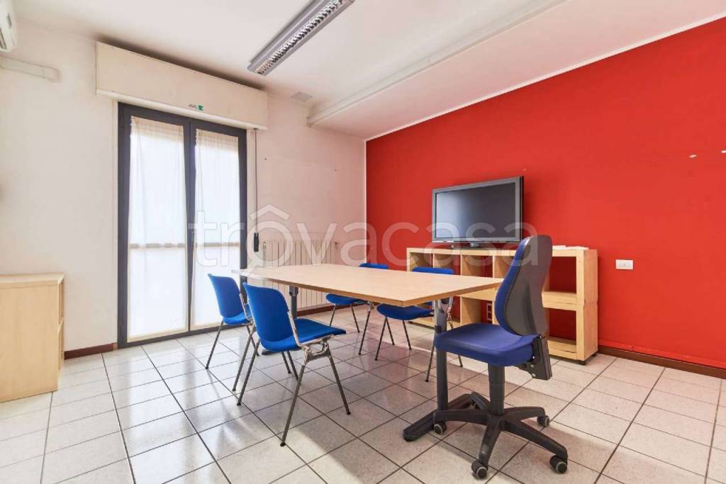 ufficio in vendita a Suisio