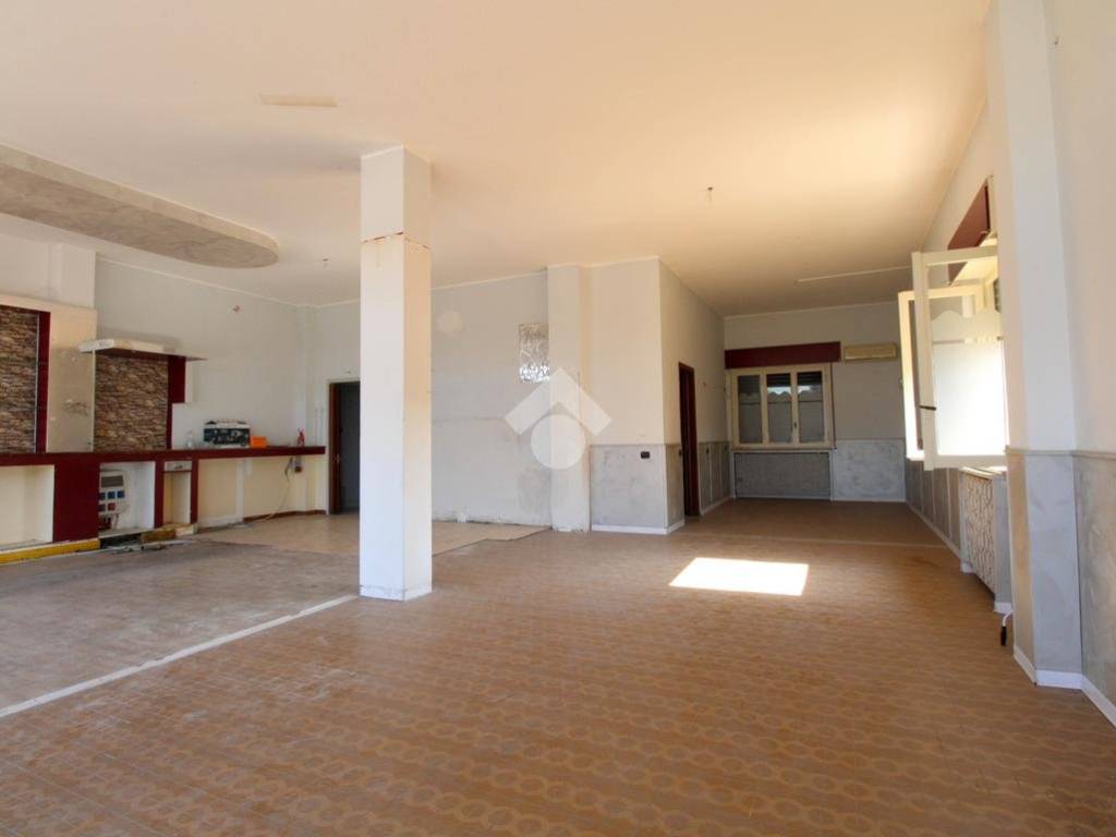 negozio in vendita a Suisio