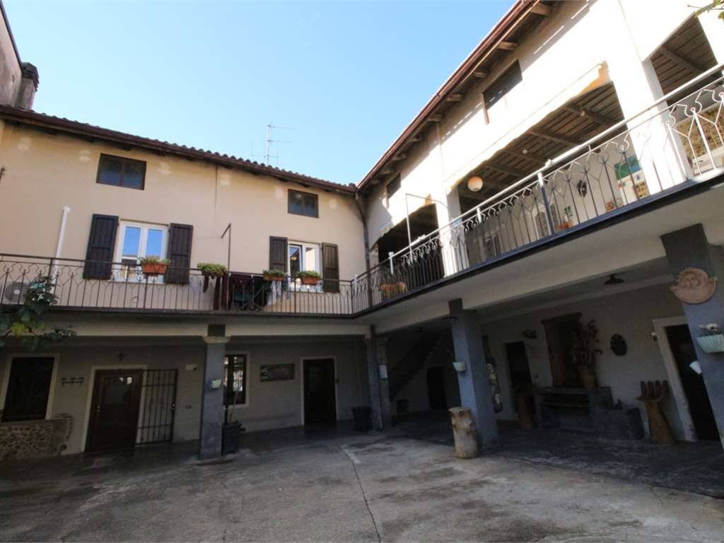 casa indipendente in vendita a Suisio