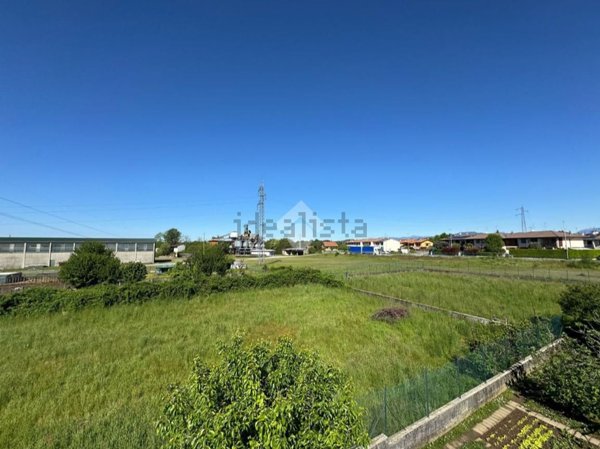 terreno edificabile in vendita a Suisio