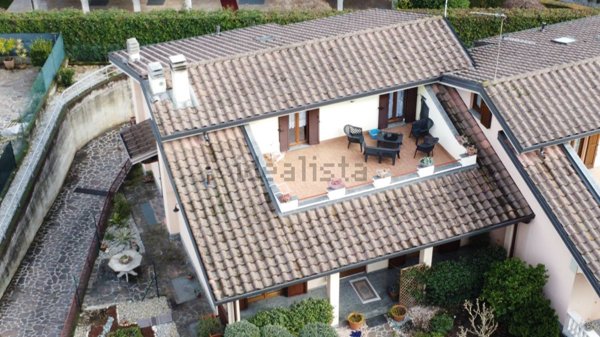 casa indipendente in vendita a Suisio