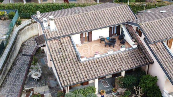 casa indipendente in vendita a Suisio