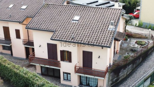 casa indipendente in vendita a Suisio