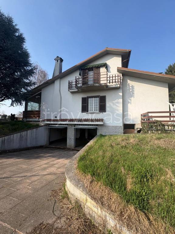 casa indipendente in vendita a Suisio