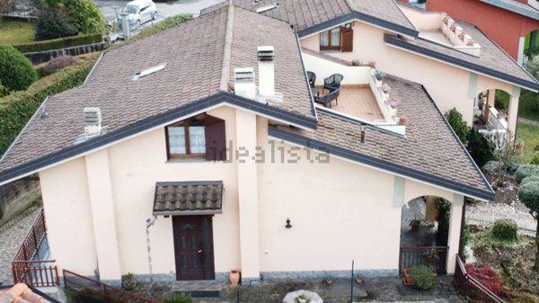 casa indipendente in vendita a Suisio