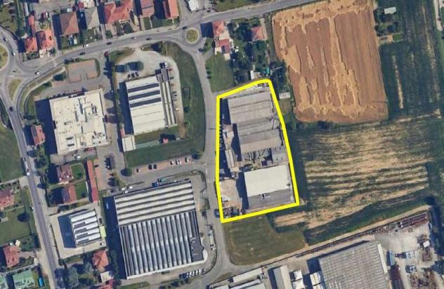 locale commerciale in vendita a Suisio
