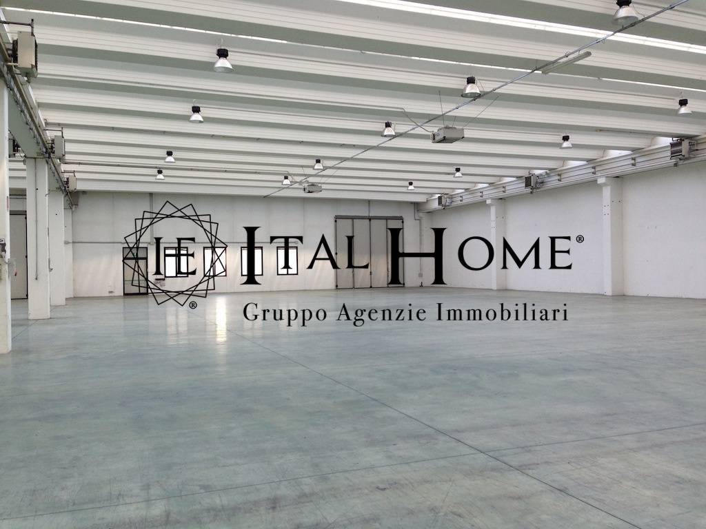 locale commerciale in vendita a Suisio