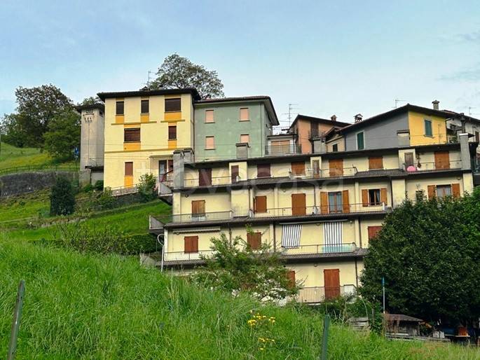 appartamento in vendita a Taleggio in zona Sottochiesa