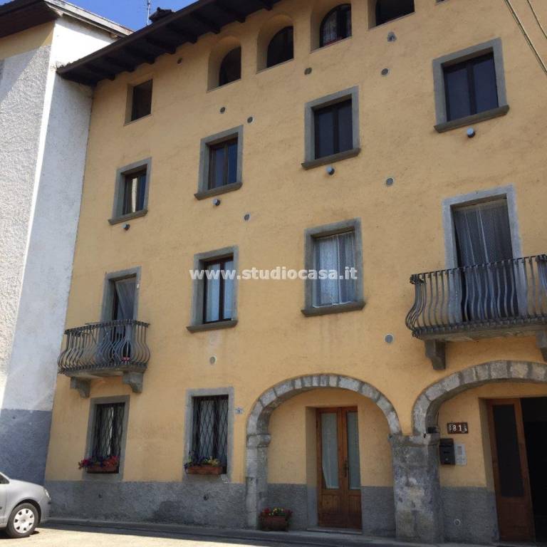 appartamento in vendita a Taleggio in zona Sottochiesa