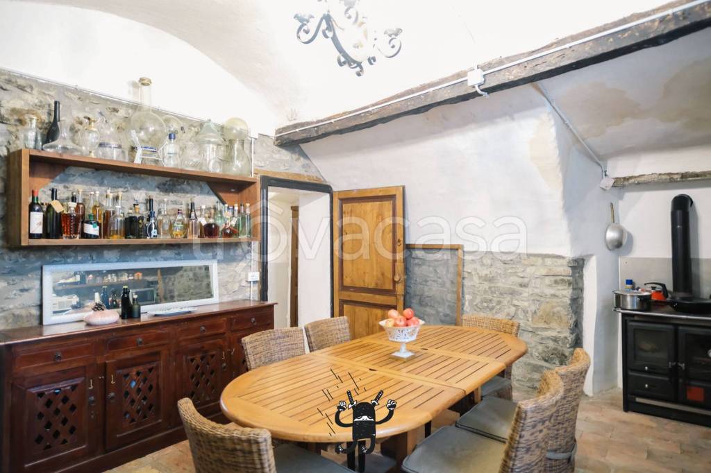 casa indipendente in vendita a Taleggio in zona Sottochiesa